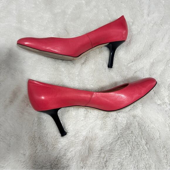 Tod's Size 9.5 Women's Bold Pink Heels Almond Toe Pumps Classic Heritage Chic - Picture 3 of 7